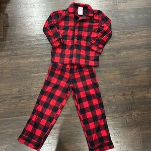 Size 6 pajamas worn 1 time. Like new condition!